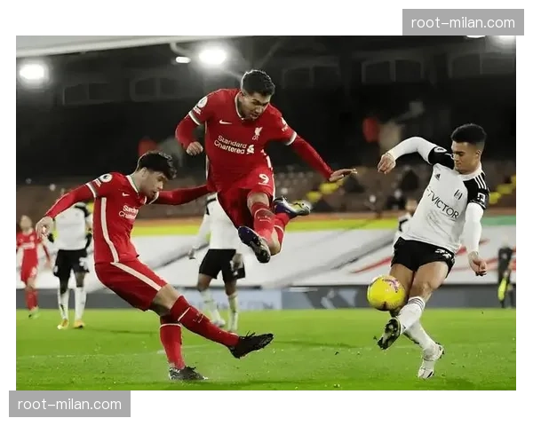 富勒姆主场气势助球队逆转,克拉文农场球场氛围加成明显 富勒姆主场气势助球队逆转,克拉文农场球场氛围加成明显