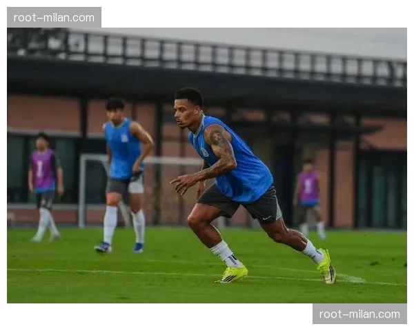 申花盖伊复出首战禁区内手球送点 六次丢失球权显示状态未达最佳 申花盖伊复出首战禁区内手球送点 六次丢失球权显示状态未达最佳